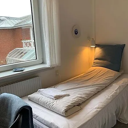 Strandlyst Rooms, Self Service, Tornby موتيل هيرتسهلس